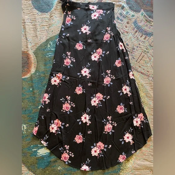 Divided Wrap Front Floral Maxi Skirt - Picture 7 of 7